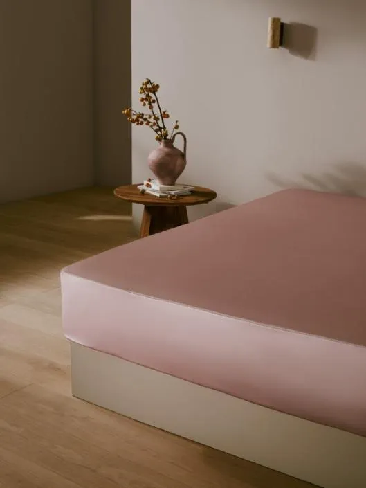 22 Momme Seamless Simple and Solid Color Silk Fitted Sheet One Piece Home Lilysilk Silk Sheets 22 Momme Seamless Simple and Solid Color Silk Fitted Sheet One Piece Home Lilysilk Silk Sheets