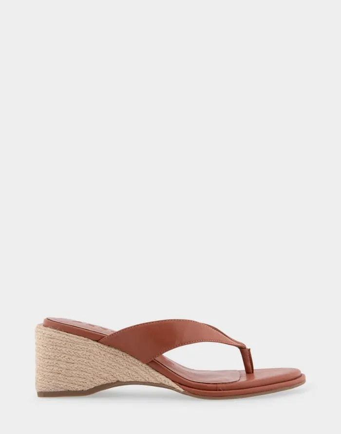 Aerosoles Comfortable Women039s Wedge Thong Sandal In Gingerbread Faux Leather Gingerbread Faux Leather Women Dress