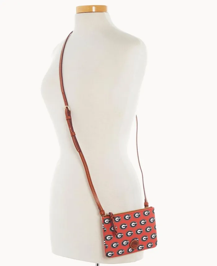 Collegiate University Of Georgia Top Zip Crossbody University Of Georgi Woman Dooney and Bourke Crossbodies Collegiate University Of Georgia Top Zip Crossbody University Of Georgi Woman Dooney and Bourke Crossbodies