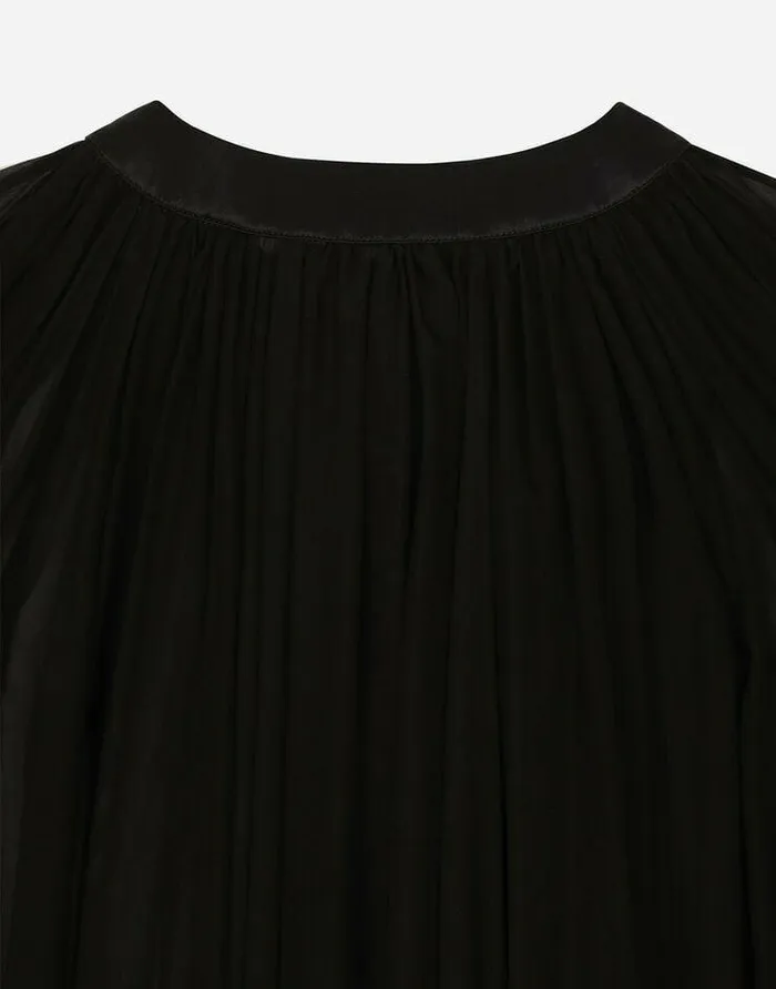 Dolce and Gabbana Coats And Jackets Women Silk Chiffon Cape With Flower Appliqu Black Dolce and Gabbana Coats And Jackets Women Silk Chiffon Cape With Flower Appliqu Black
