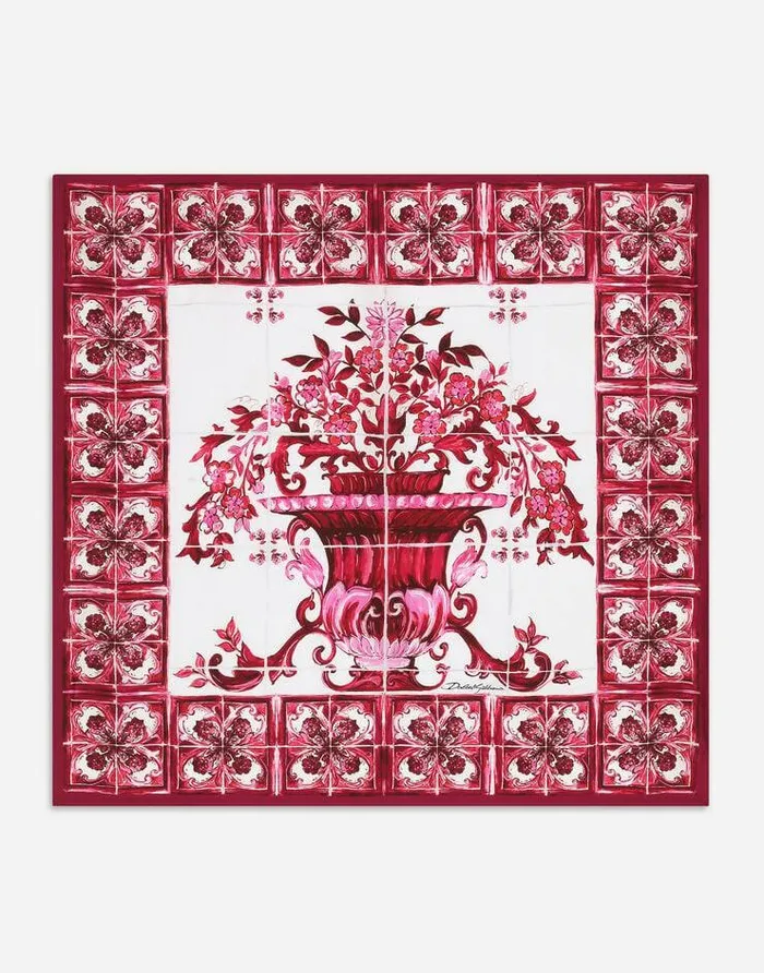 Dolce and Gabbana Scarves And Silks Women Majolica Print Scarf 70 X 70 Multicolor Dolce and Gabbana Scarves And Silks Women Majolica Print Scarf 70 X 70 Multicolor