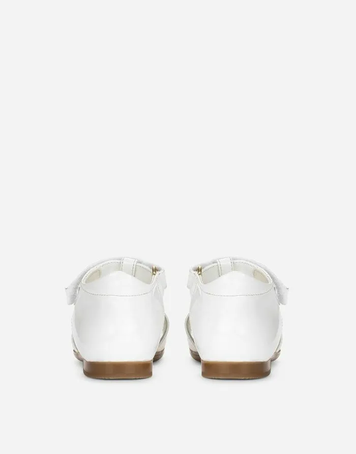 Dolce and Gabbana Shoes 2438 Children Patent Leather First Steps Sandals With Metal DG Logo White Dolce and Gabbana Shoes 2438 Children Patent Leather First Steps Sandals With Metal DG Logo White