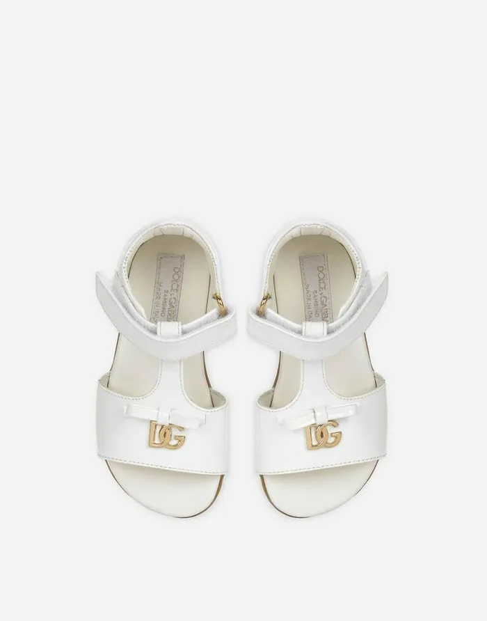Dolce and Gabbana Shoes 2438 Children Patent Leather First Steps Sandals With Metal DG Logo White Dolce and Gabbana Shoes 2438 Children Patent Leather First Steps Sandals With Metal DG Logo White
