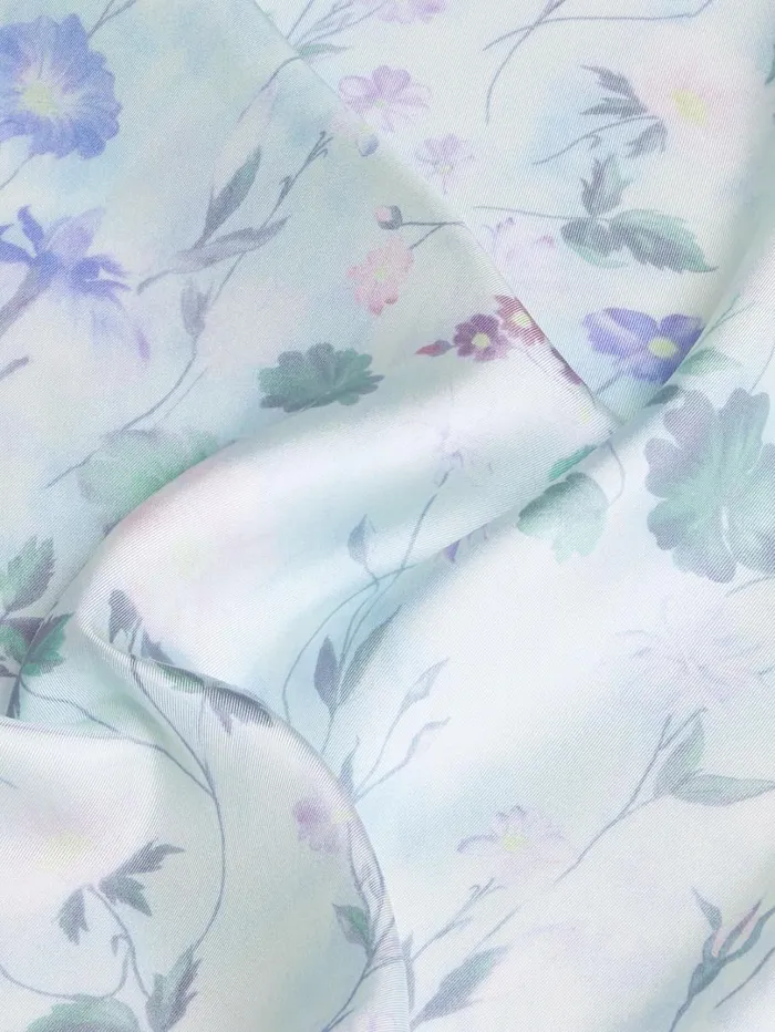 Givenchy Printed Square In Silk Frost Women Scarves Givenchy Printed Square In Silk Frost Women Scarves