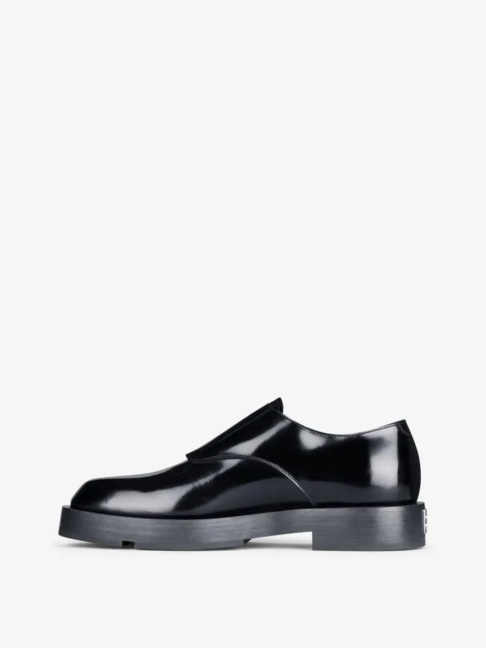 Givenchy Squared Derbies In Leather With 4G Buckle Black Men Boots and Loafers Givenchy Squared Derbies In Leather With 4G Buckle Black Men Boots and Loafers