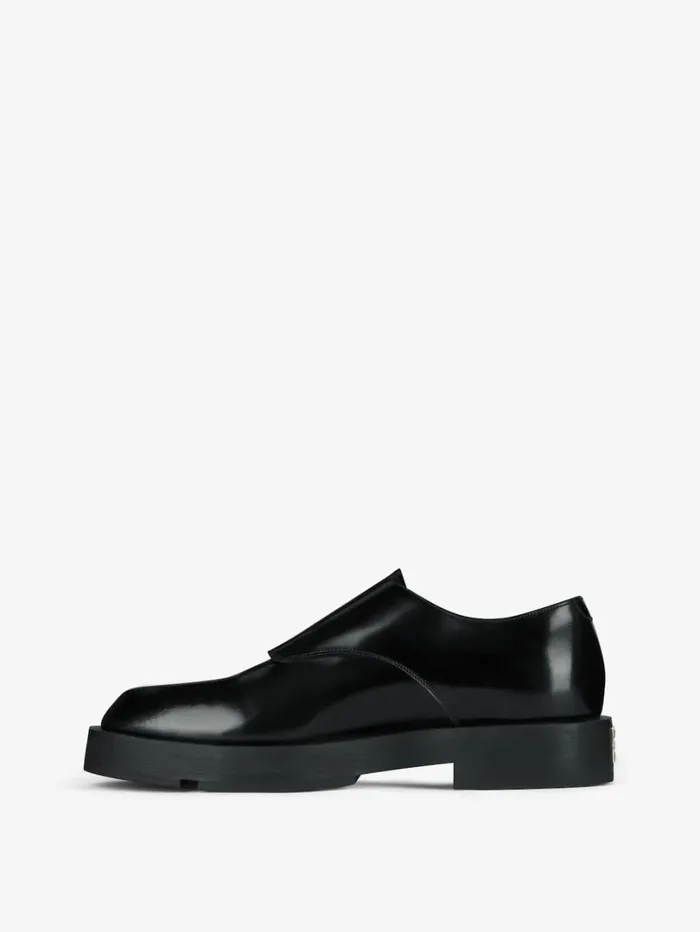 Givenchy Squared Derbies In Leather With 4G Buckle Black Men Boots and Loafers Givenchy Squared Derbies In Leather With 4G Buckle Black Men Boots and Loafers