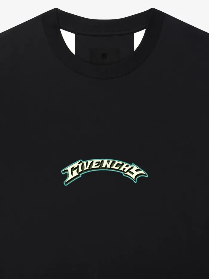 Givenchy Tshirt In Cotton With GIVENCHY Dragon Print Blackwhite Men TShirts Givenchy Tshirt In Cotton With GIVENCHY Dragon Print Blackwhite Men TShirts