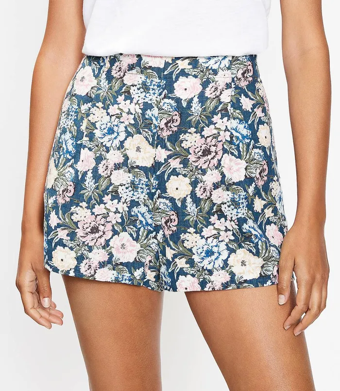 LOFT The Pleated Pull On Short In Floral Fresh Thyme Women Shorts