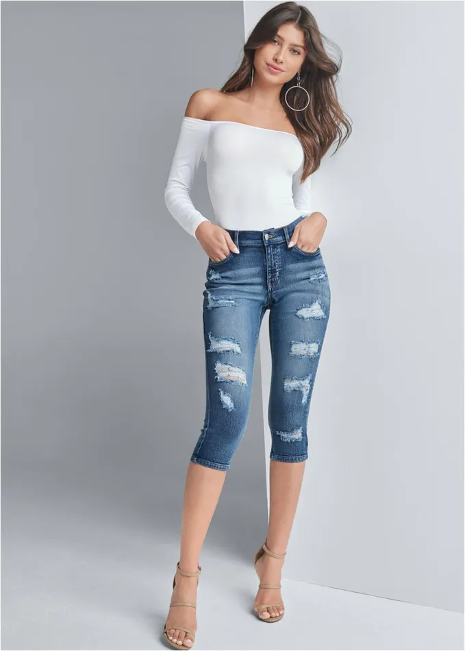 RIPPED CAPRI JEANS Medium Wash Women VENUS Casual