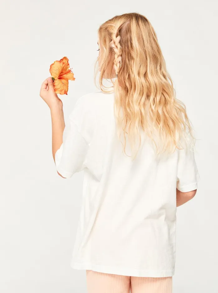 Roxy Tees and Tanks Girl039s 416 Cosmic Window Oversized Boyfriend TShirt Snow White 8211 Women