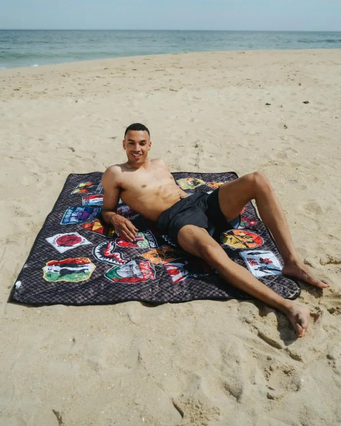 SPRAYGROUND GLOBAL MOGUL UNLIMITED MILES PACKABLE BEACH MAT BLANKET WATER RESISTANT CONVERTIBLE TOTE Bags