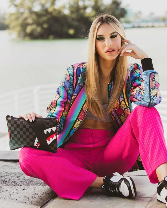 SPRAYGROUND HENNY AIIR TO THE THRONE CROSSOVER CLUTCH Bags