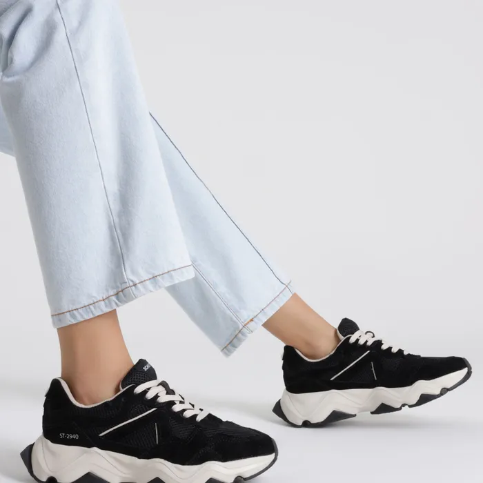 St2940 Suede Sneaker Black Women Schutz Shoes Sneakers St2940 Suede Sneaker Black Women Schutz Shoes Sneakers