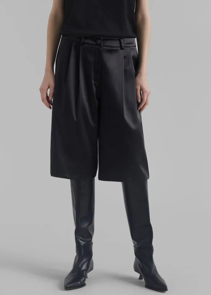 The Frankie Shop Bottoms Vienna Satin Bermuda Shorts 8211 Black 8211 Women
