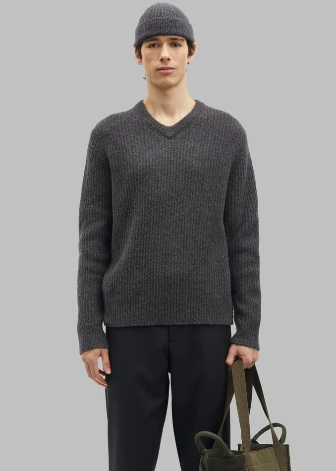 The Frankie Shop Knitwear Samse Samse Sakoji VNeck 8211 Volcanic Ash 8211 MenWomen