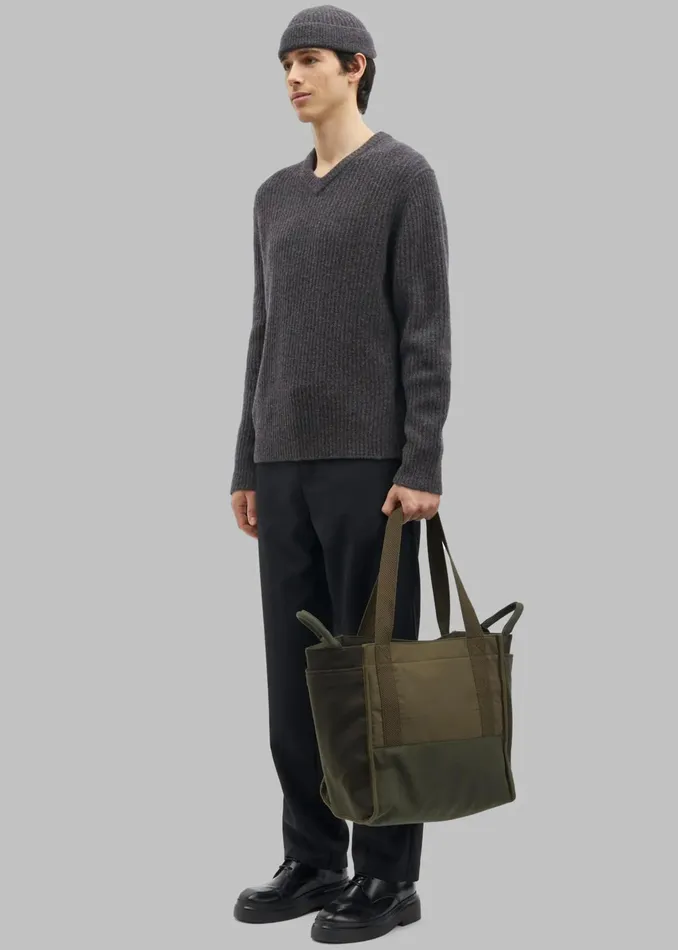 The Frankie Shop Knitwear Samse Samse Sakoji VNeck 8211 Volcanic Ash 8211 MenWomen