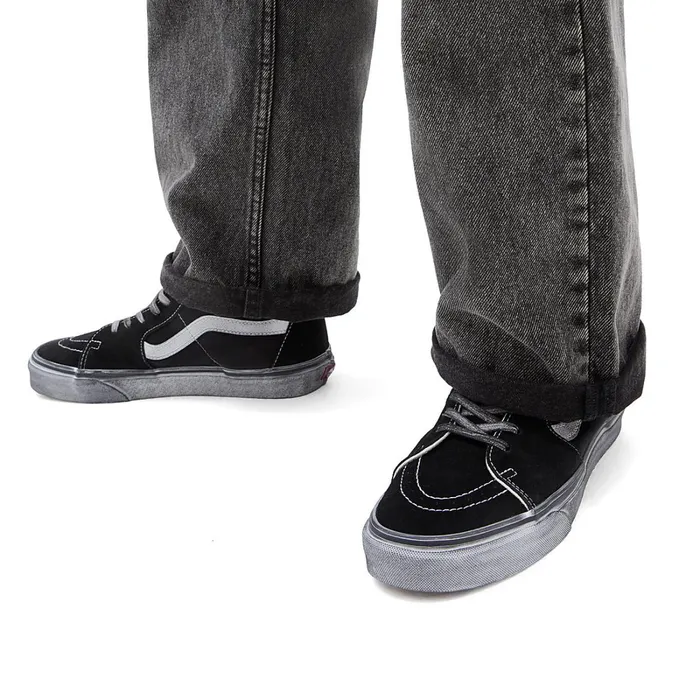 Vans Classics Men Stressed Sk8Hi Shoes Black