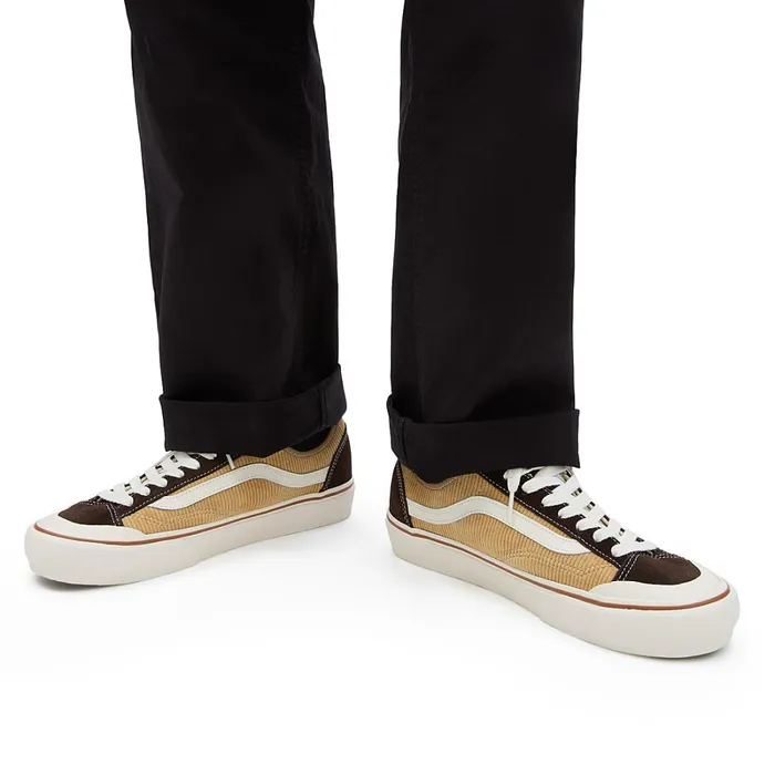 Vans View All Men Salt Wash Corduroy Style 136 Decon VR3 SF Shoes Beige