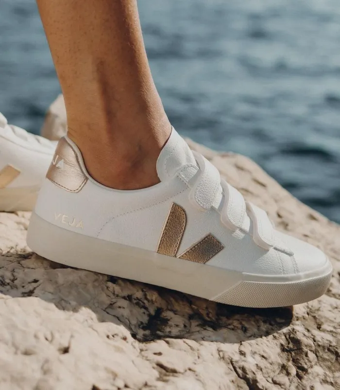 VEJA Recife Women RECIFE CHROMEFREE LEATHER WHITE PLATINE
