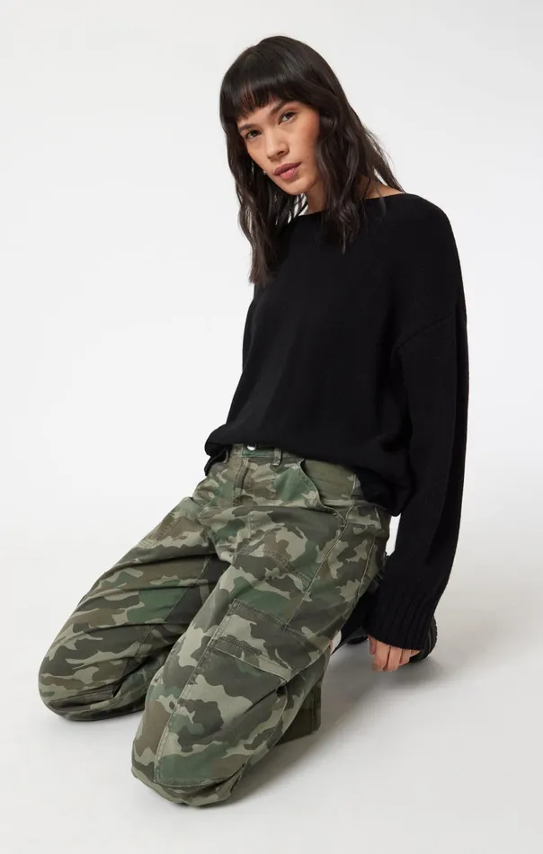 Vinnie Barrel Cargo In Khaki Camo Twill Women Mavi Jeans Pants