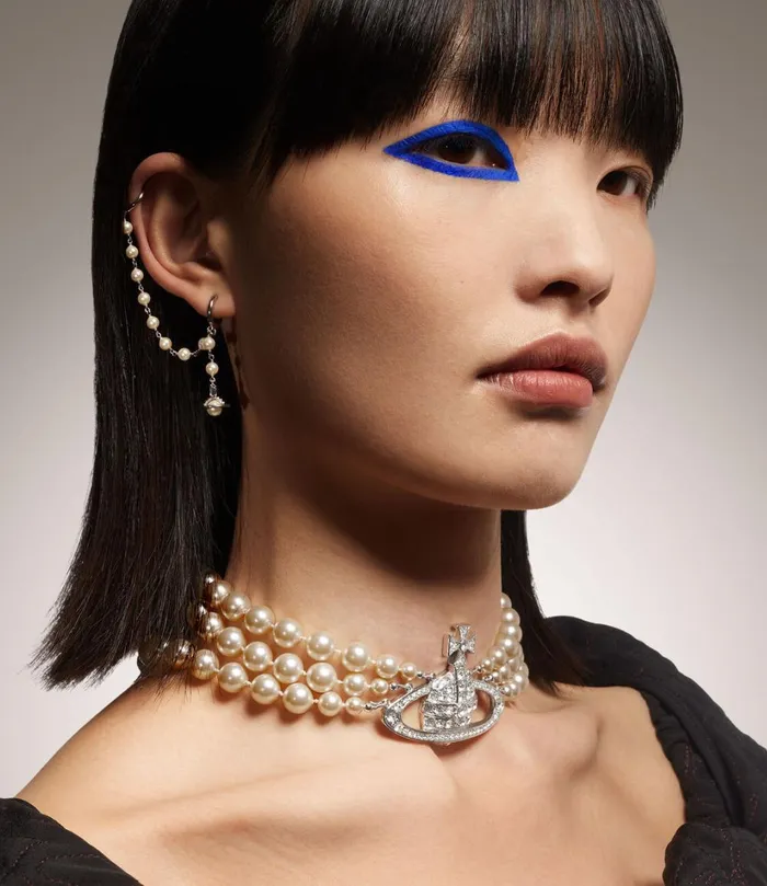 Vivienne Westwood Necklaces Women Three Row Pearl Bas Relief Choker Platinumpearlcrystal