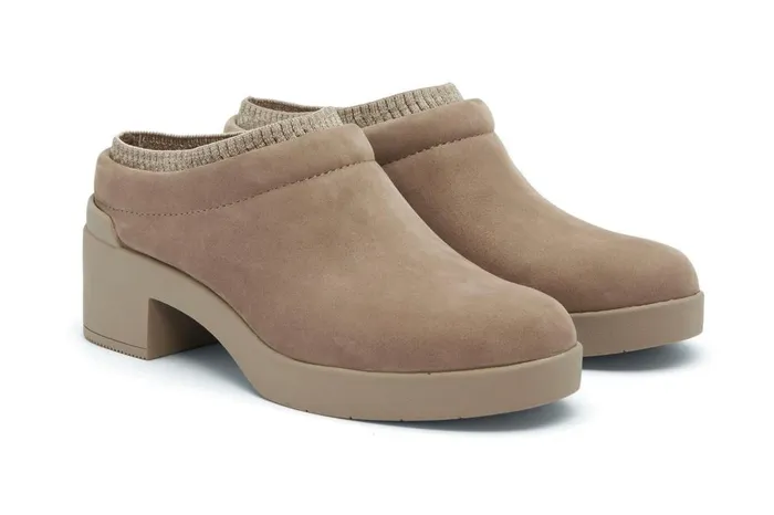 Women ABEO Footwear Clogs Capital Clog Light Tan Women ABEO Footwear Clogs Capital Clog Light Tan