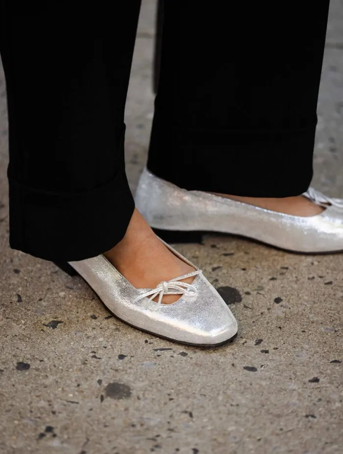 Women Ballet Flats Bobbies Carry Silver Meanders