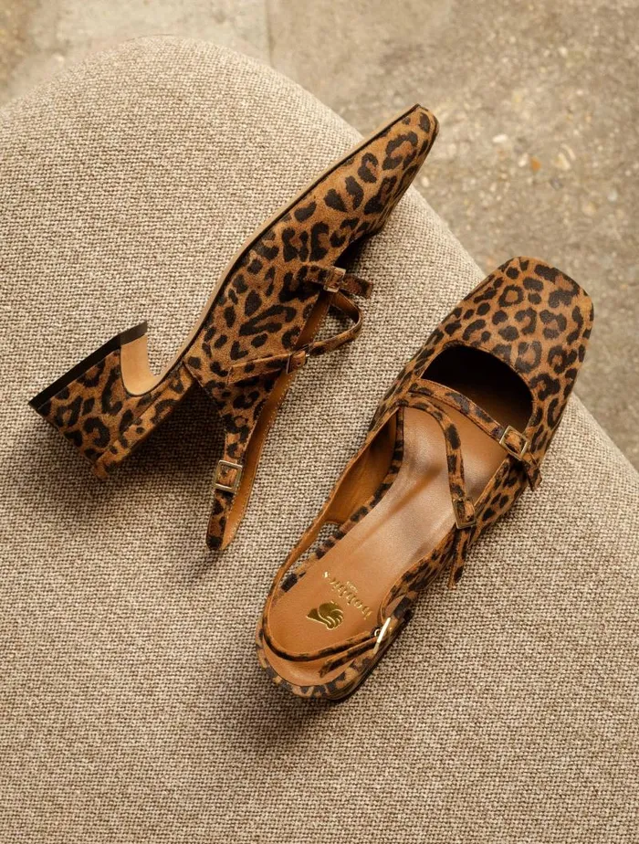 Women Pumps and Mary Janes Bobbies Becca Wild Leo Women Pumps and Mary Janes Bobbies Becca Wild Leo
