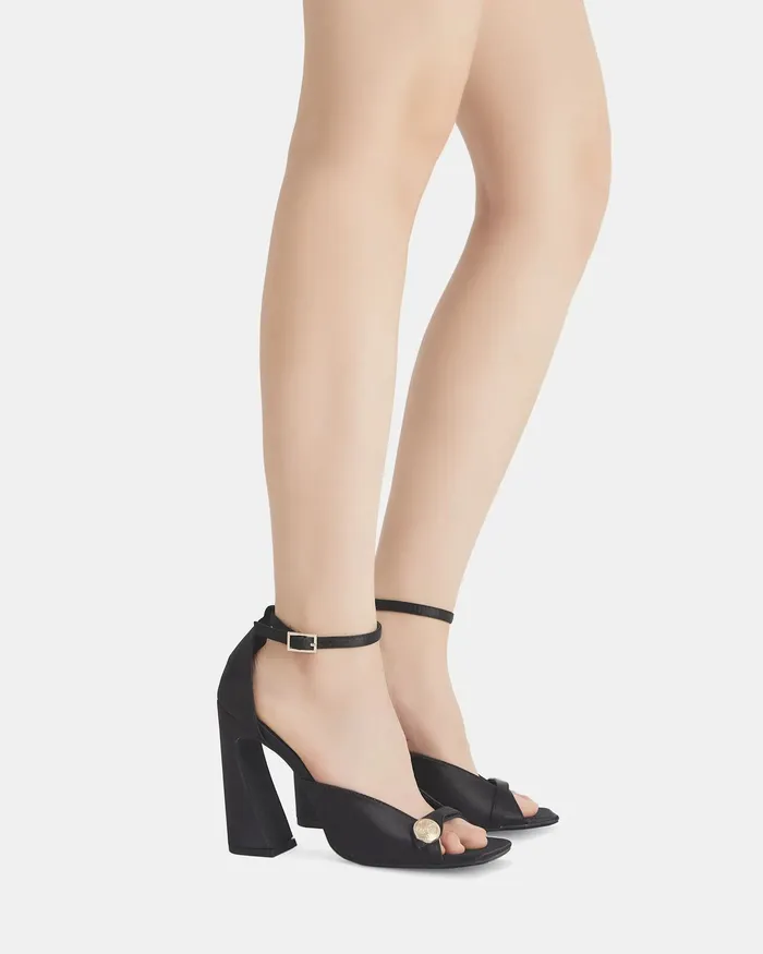 Women ZALTANA BLACK Block Heels NOVO Shoes